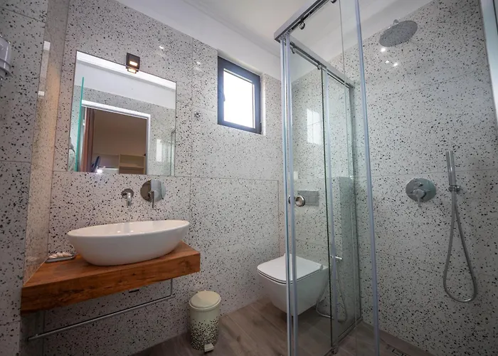 Hotel Olserd Shehu *