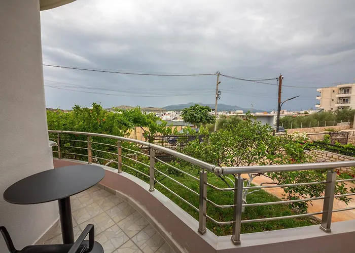 ホテル Olserd Shehu クサミル